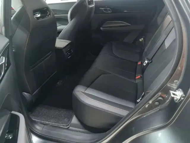 Changan Oshan Z6 EV — Фото автомобиля 2