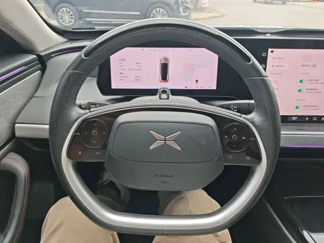 Xpeng P7 — Фото автомобиля 10