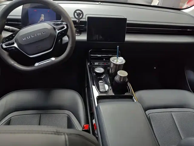 Wuling Starlight — Фото автомобиля 12