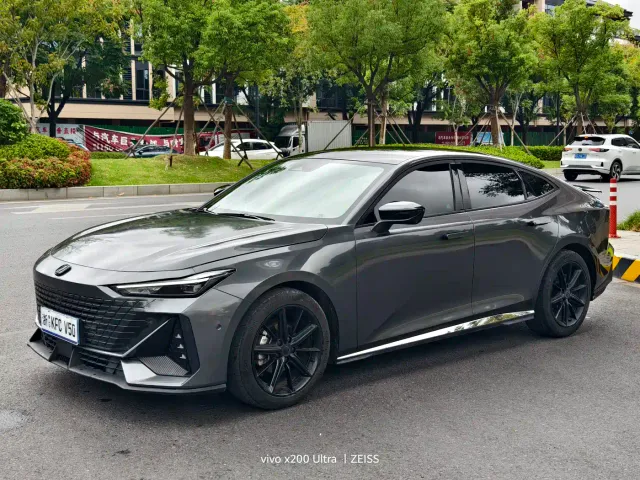 Фотография автомобиля — Changan UNI-V