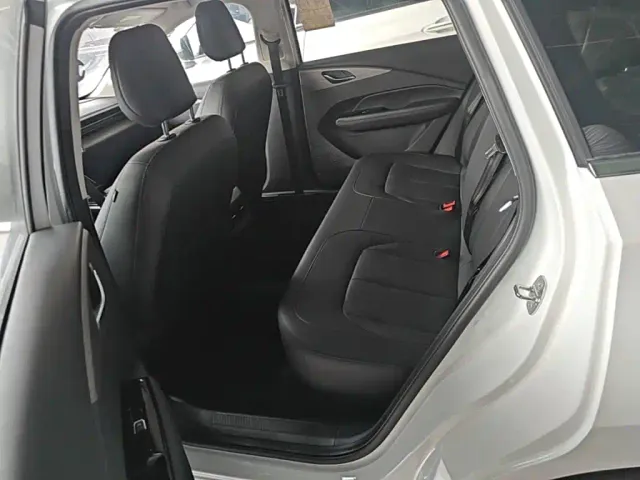 Wuling Starlight — Фото автомобиля 16