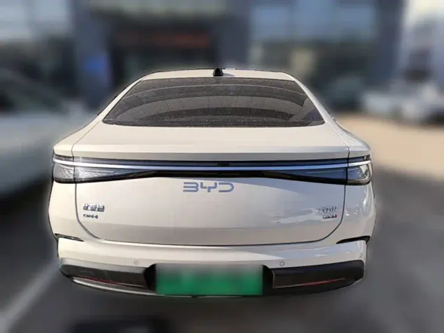BYD Seal 07 DM-i — Фото автомобиля 7