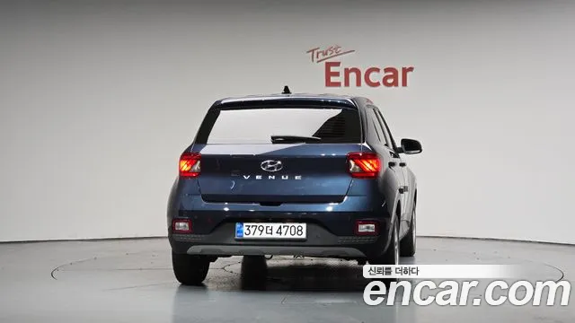 Hyundai Venue — Фото автомобиля 3