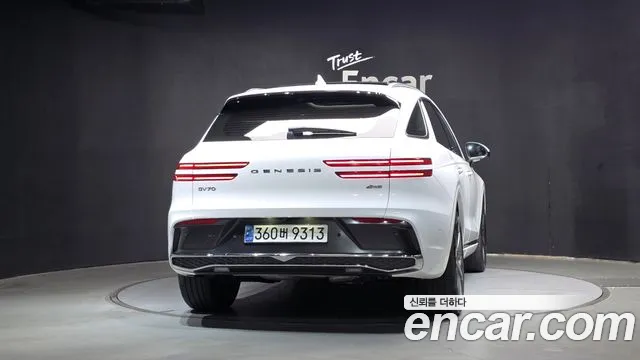 Genesis GV70 — Фото автомобиля 4