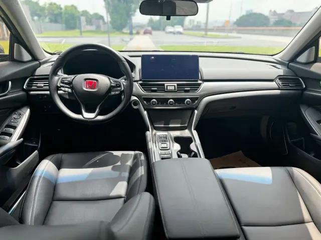 Honda Accord — Фото автомобиля 8