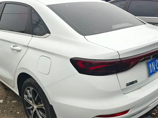 Geely Emgrand — Фото автомобиля 7
