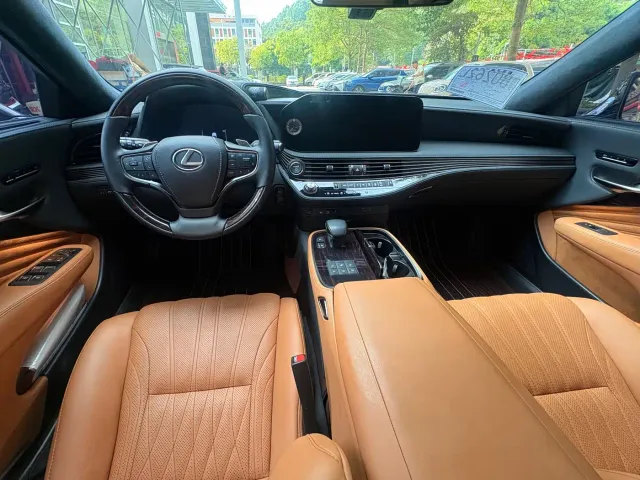 Lexus LS — Фото автомобиля 6