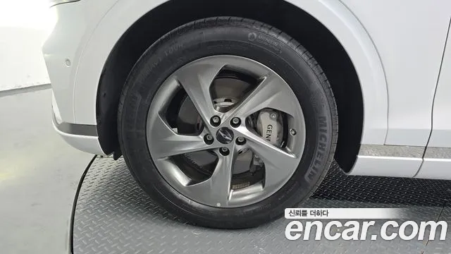 Genesis GV70 2.5T Бензин 2WD — Фото автомобиля 5