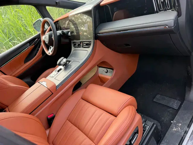 GAC Trumpchi E9 — Фото автомобиля 22