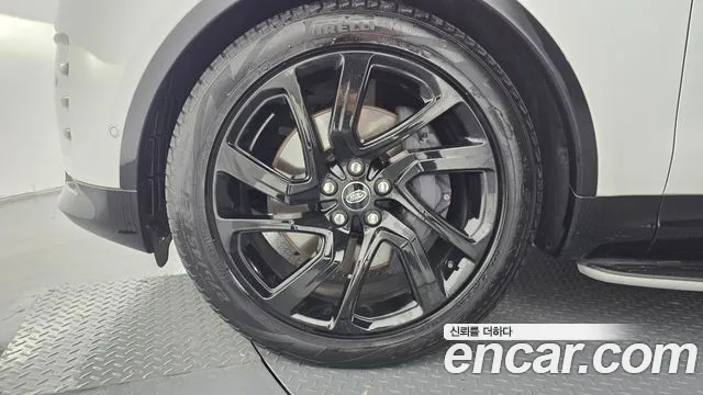 Land Rover Discovery — Фото автомобиля 4