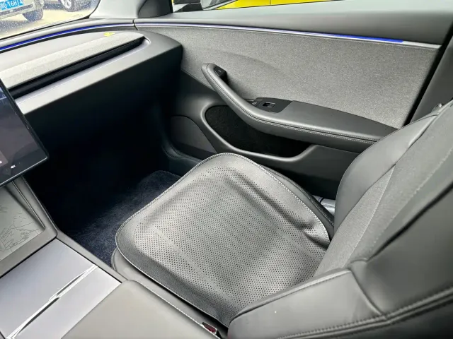 Tesla Model 3 — Фото автомобиля 9