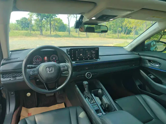 Honda Accord — Фото автомобиля 12