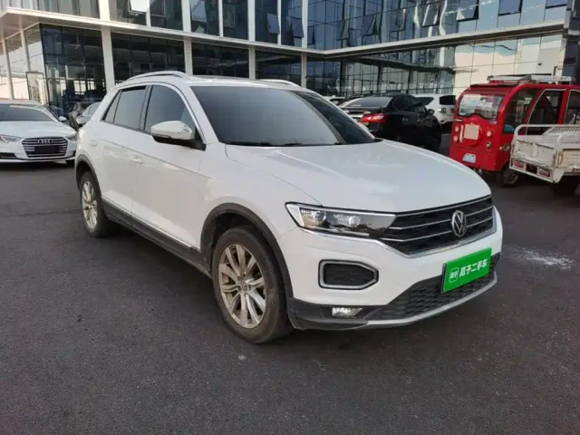 Volkswagen T-Roc — Фото автомобиля 3