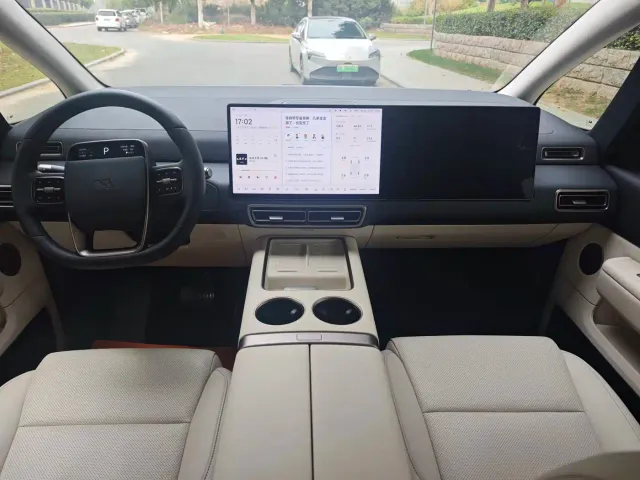 Li Auto MEGA — Фото автомобиля 7