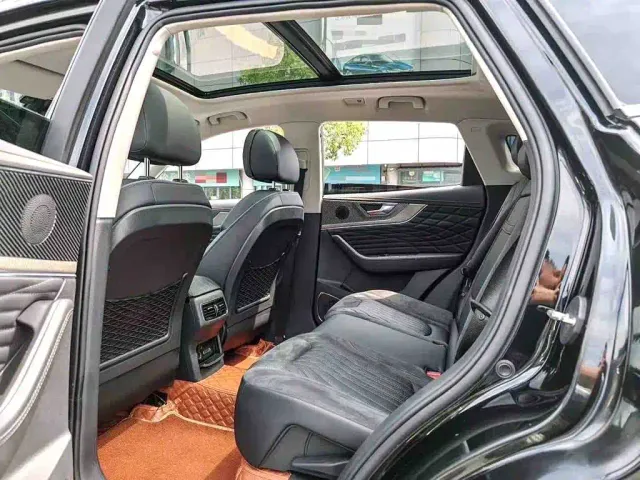 Hongqi HS5 — Фото автомобиля 6