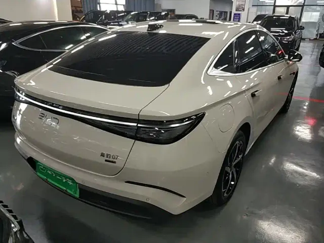 BYD Seal 07 DM-i — Фото автомобиля 6