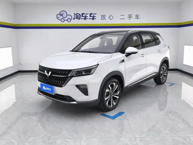 Фотография автомобиля — Wuling Asta