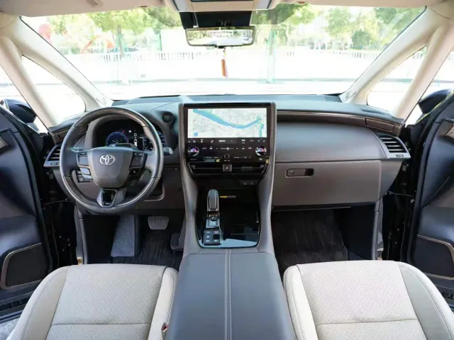 Toyota Alphard — Фото автомобиля 8