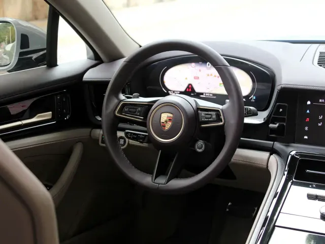 Porsche Panamera — Фото автомобиля 8