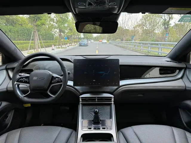 BYD Seal 07 DM-i — Фото автомобиля 16