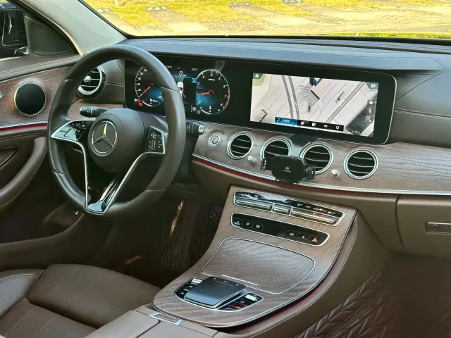 Mercedes-Benz E-Class — Фото автомобиля 8