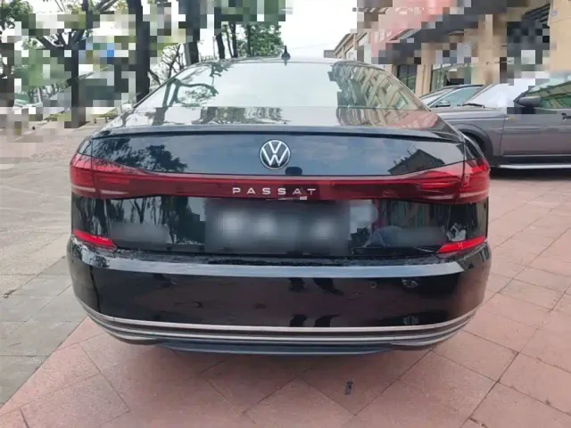 Volkswagen Passat — Фото автомобиля 5