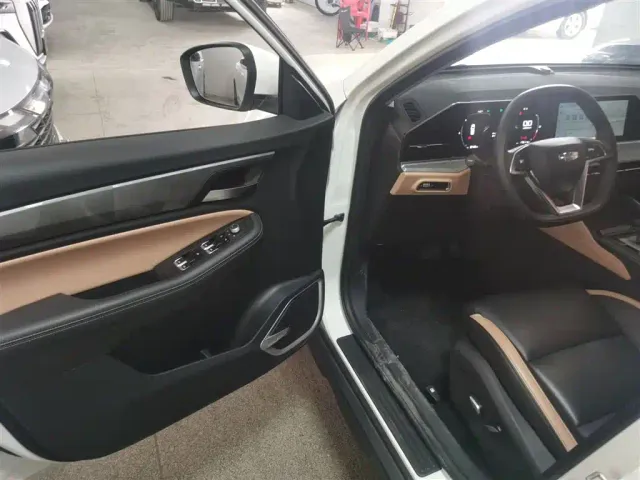 Geely Haoyue PRO — Фото автомобиля 15