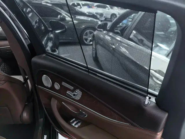 Mercedes-Benz E-Class — Фото автомобиля 11