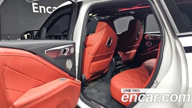 BMW XM — Фото автомобиля 11
