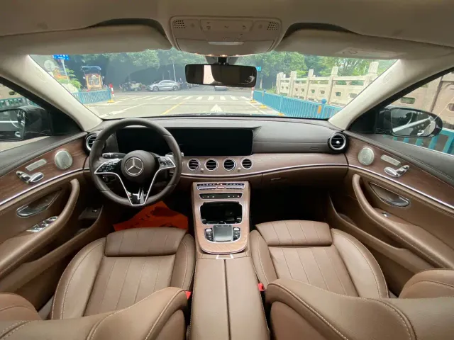 Mercedes-Benz E-Class — Фото автомобиля 10