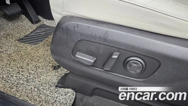 Kia Canival Carnival 4 поколение Бензин 9 мест Signature — Фото автомобиля 26