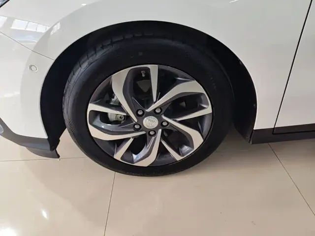 Buick Velite 6 — Фото автомобиля 22
