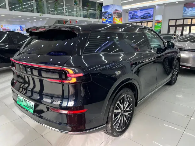 Changan Qiyuan Q07 — Фото автомобиля 9