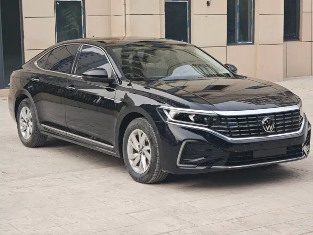 Volkswagen Passat — Фото автомобиля 2