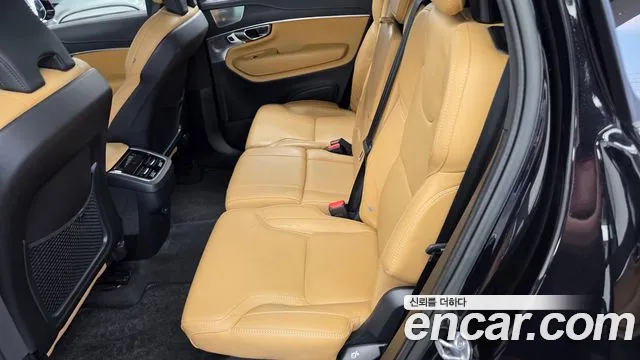 Volvo XC90 Generation 2 — Фото автомобиля 26