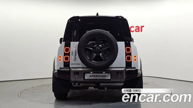 Land Rover Defender — Фото автомобиля 7