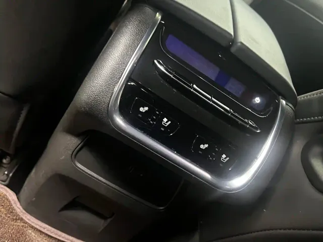 Buick Enclave — Фото автомобиля 10