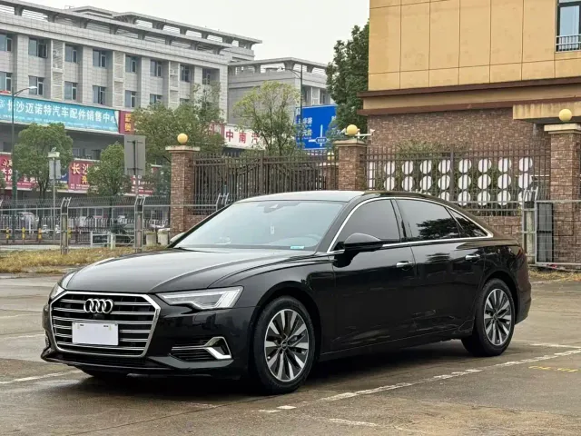 Фотография автомобиля — Audi A6L
