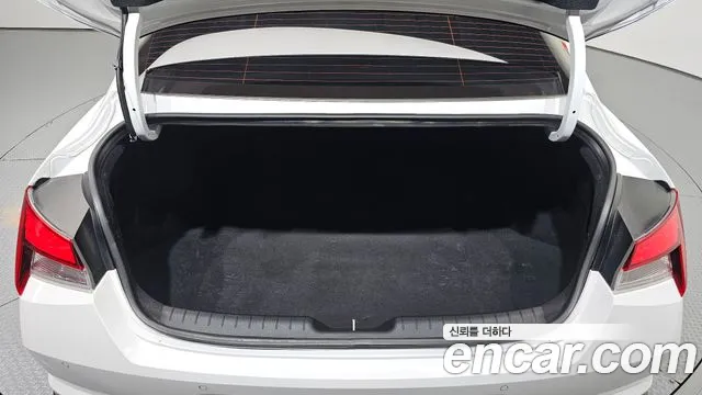 Hyundai AVANTE Avante (CN7) — Фото автомобиля 20