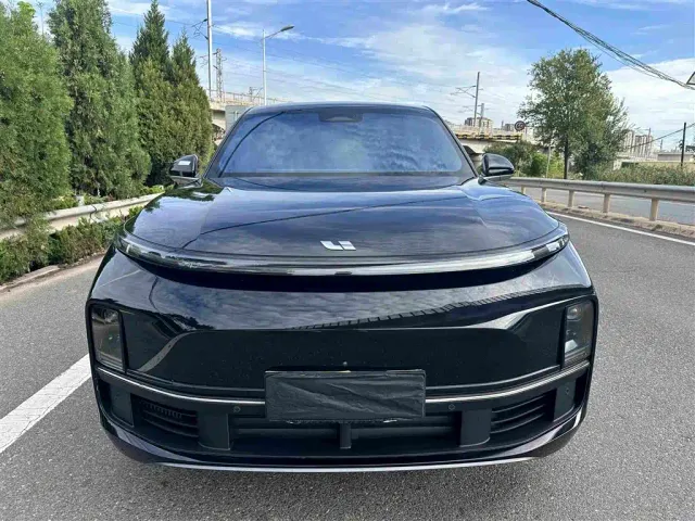 Фотография автомобиля — Li Auto L8