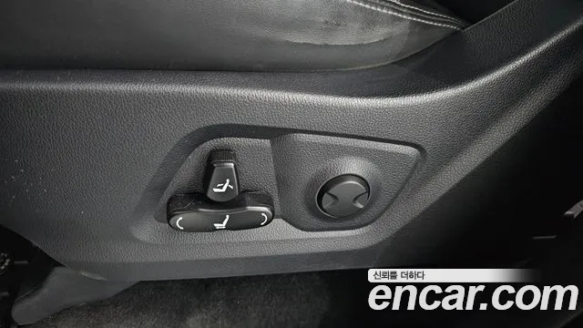 KG_Mobility_Ssangyong Rexton Новый Rexton Sport Khan Дизель 2.2 4WD — Фото автомобиля 26