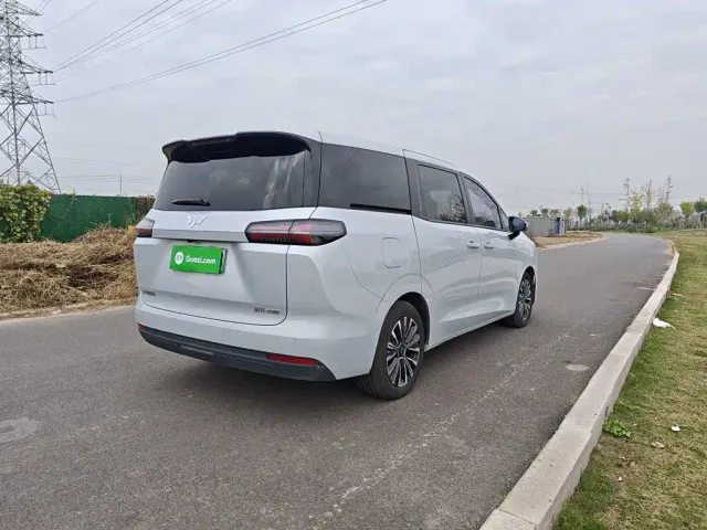 Wuling Starlight 730 — Фото автомобиля 6