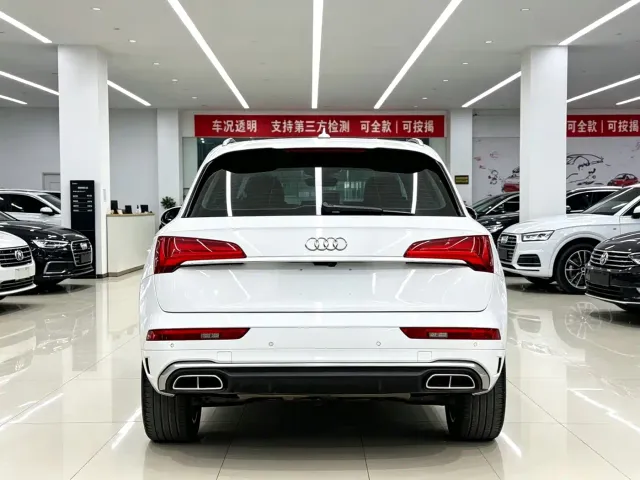 Audi Q5L — Фото автомобиля 11