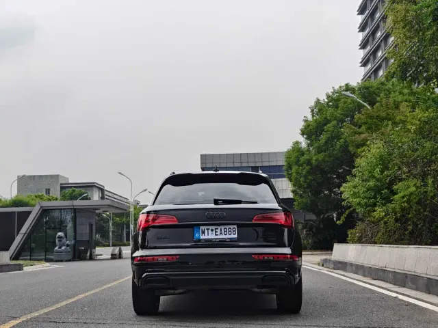 Audi Audi Q5L 2024 Model 45 TFSI Luxury Dynamic — Фото автомобиля 8