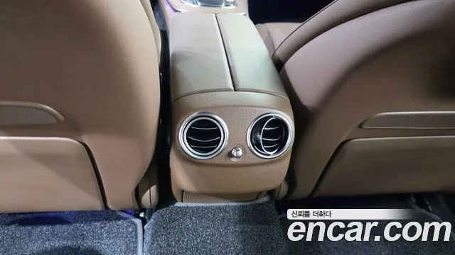 Mercedes-Benz E-Class — Фото автомобиля 27