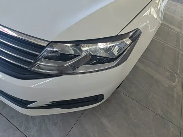 Volkswagen Lavida — Фото автомобиля 23