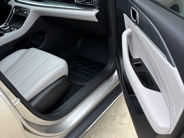 Geely Galaxy Stellar 6 — Фото автомобиля 11