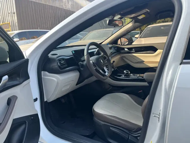 BYD Qin PLUS — Фото автомобиля 10