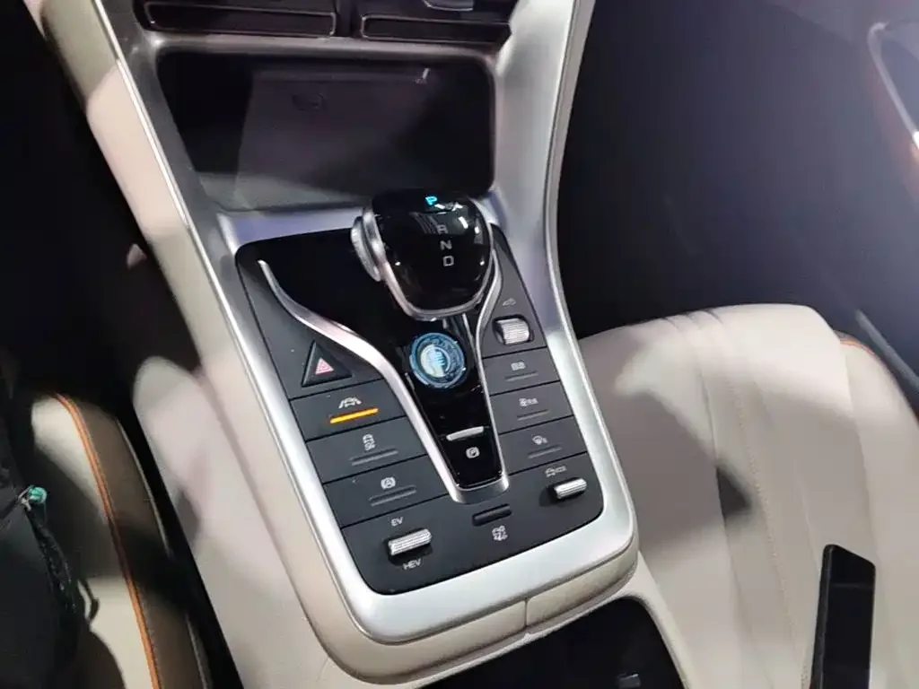 BYD Song Pro New Energy 2022 DM-i 110km Flagship — Фото автомобиля 13