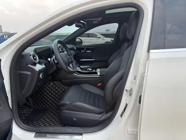 Mercedes-Benz C-Class — Фото автомобиля 6